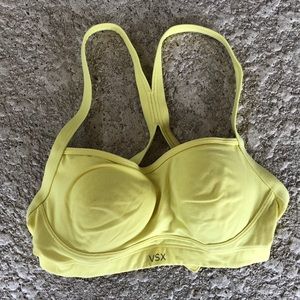 Victoria’s Secret sports bra size 32c